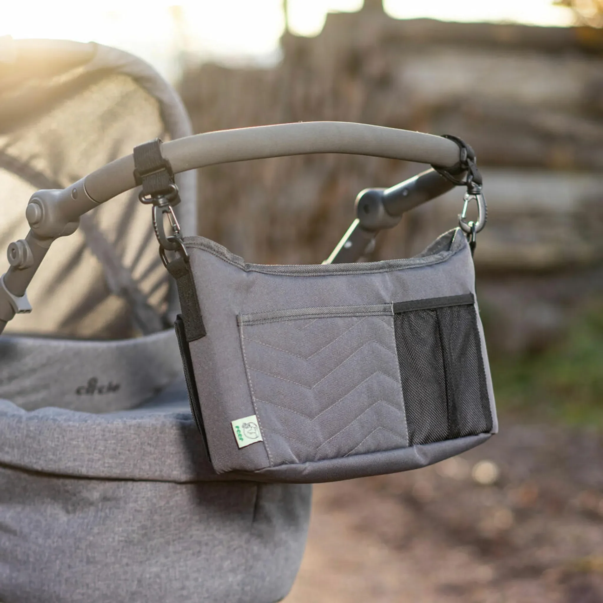 reer Growing Kinderwagenorganizer mit Wickelunterlage – 2in1 Organizer & Umhängetasche, Grau